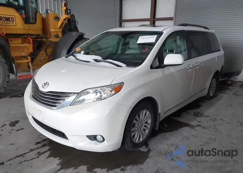 2017 Toyota Sienna Xle 8 Passenger from USA, damaged, VIN 5TDYZ3DC9HS797579